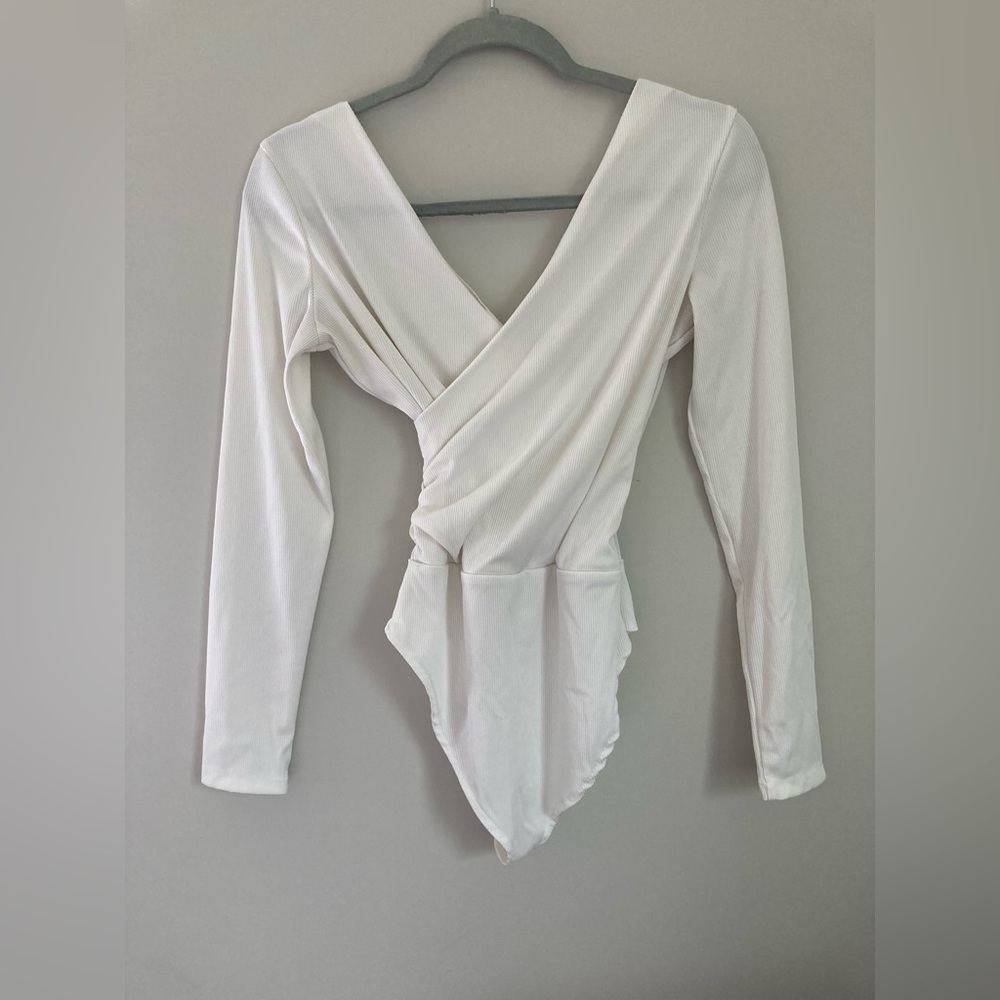 WHITE LONG SLEEVE BODYSUIT